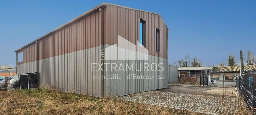 Local d'activités dans Gleizé à vendre - Photo de l’immeuble – Image 1 sur 8