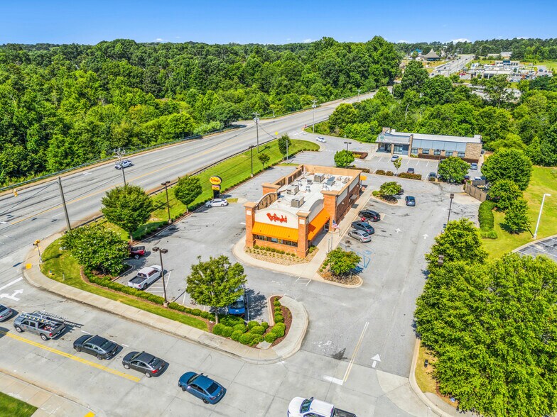 208 Harrison Bridge Rd, Simpsonville, SC à vendre - Photo de l’immeuble – Image 2 sur 5