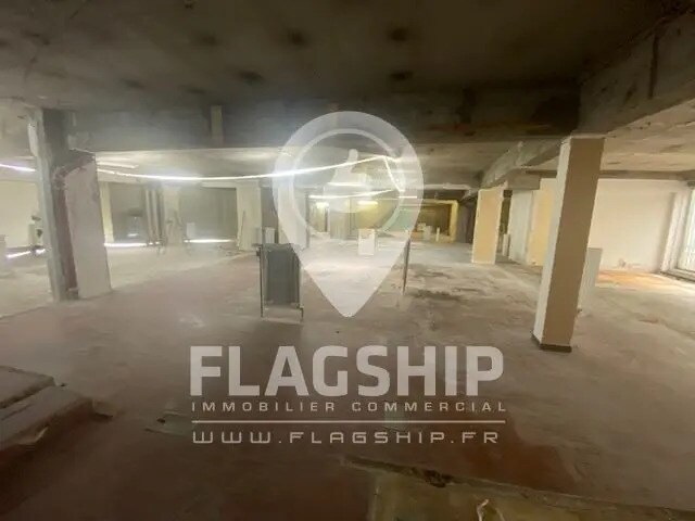 Local commercial dans Paris à louer - Photo intérieure – Image 2 sur 8