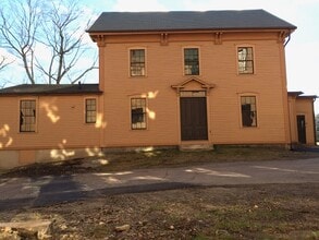 146 Mendon St, Uxbridge, MA à louer Photo de l’immeuble– Image 2 sur 10