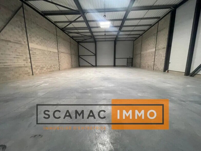 Industriel/Logistique dans Lambesc à louer - Photo de l’immeuble – Image 1 sur 9