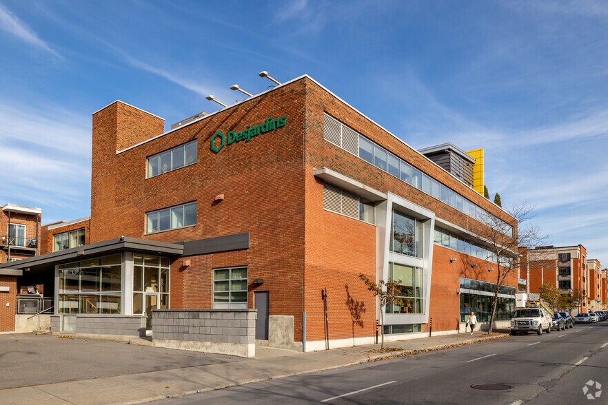 7915 Boul Saint-Laurent, Montréal, QC à louer - Photo de l’immeuble – Image 3 sur 5