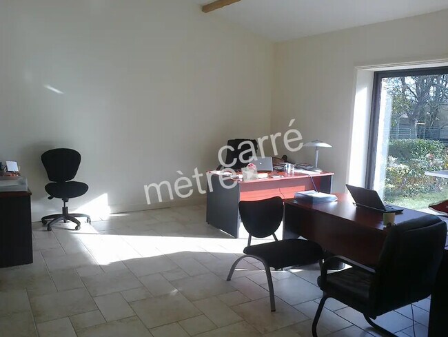 Plus de détails pour Bureau à louer