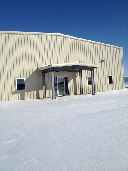 409 5th St SE, Tioga, ND à vendre - Photo de l’immeuble – Image 1 sur 8