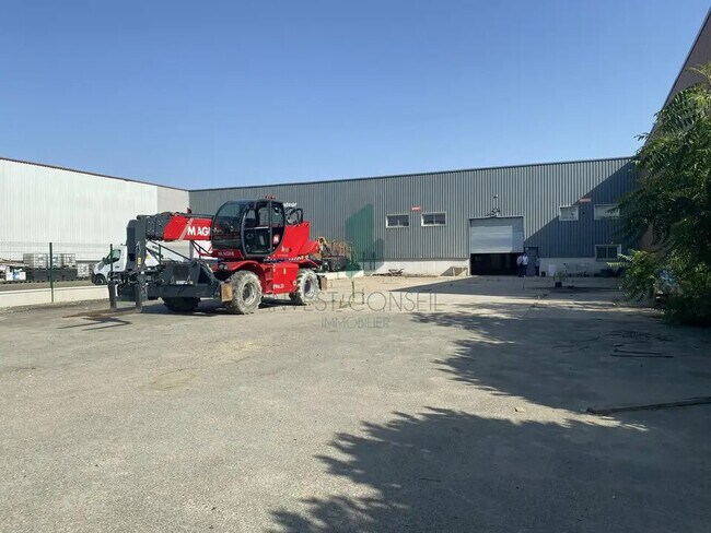 Plus de détails pour Bureau, Local d'activités à louer