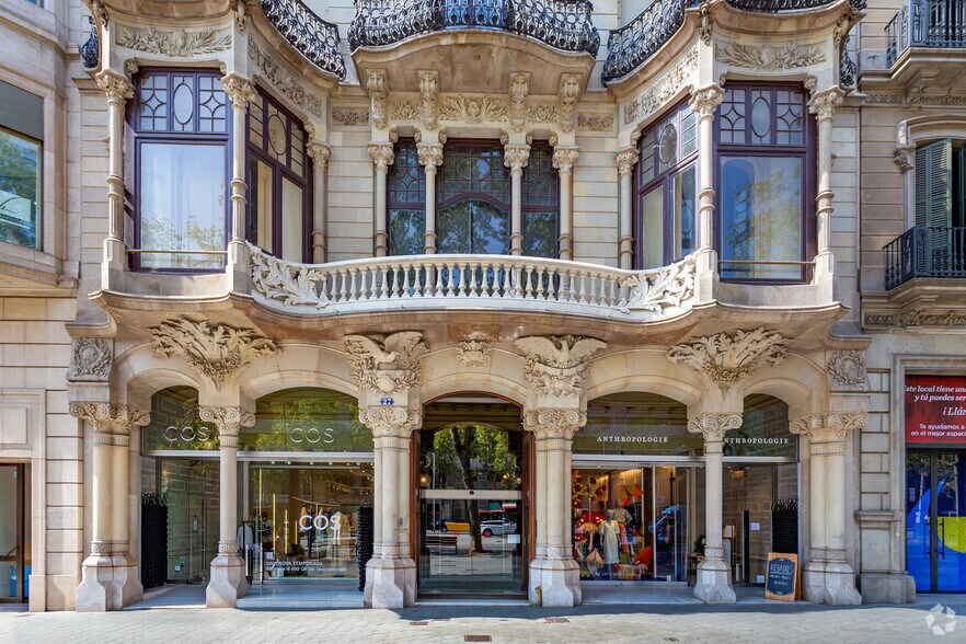 Local commercial dans Barcelone, Barcelona à vendre - Photo de l’immeuble – Image 3 sur 4