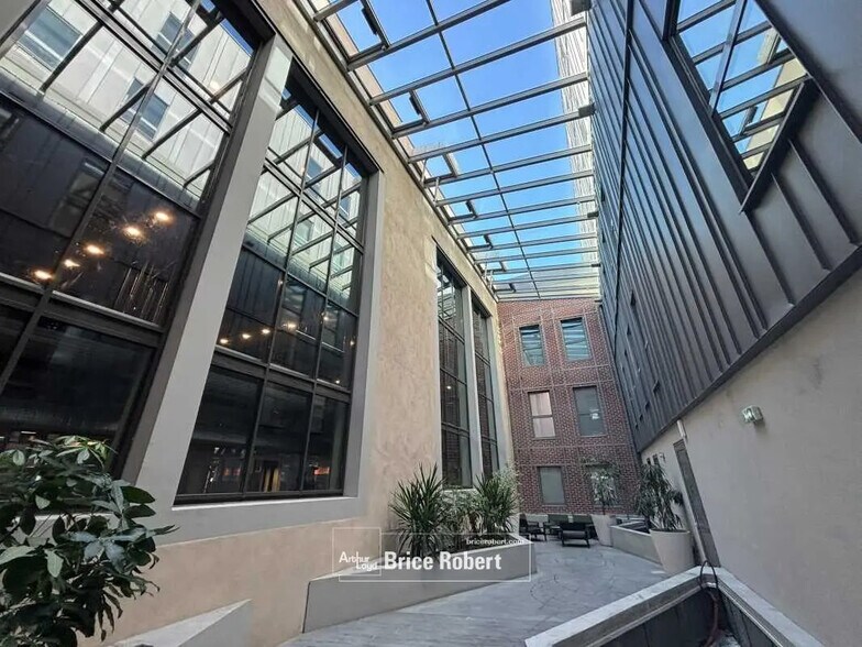 Bureau dans Lyon à louer - Photo de l’immeuble – Image 1 sur 12