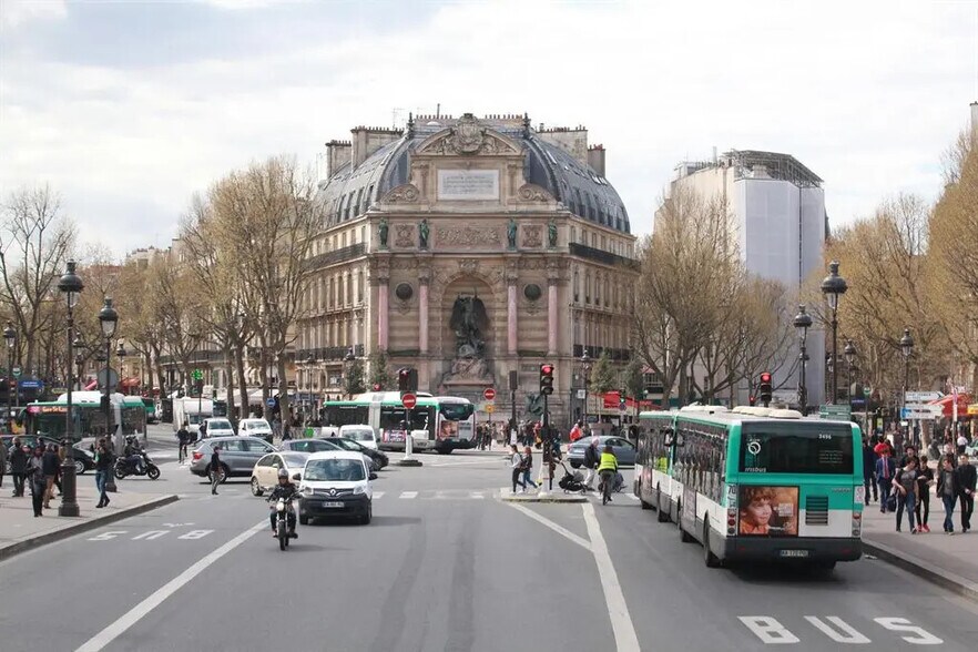 Local commercial dans Paris à louer - Photo de l’immeuble – Image 2 sur 5