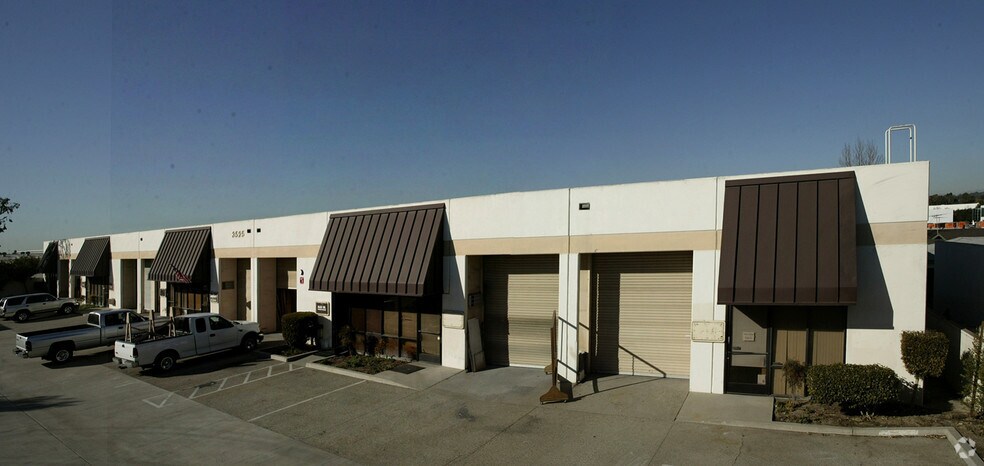 3525 W Commonwealth Ave, Fullerton, CA à louer - Photo de l’immeuble – Image 2 sur 5