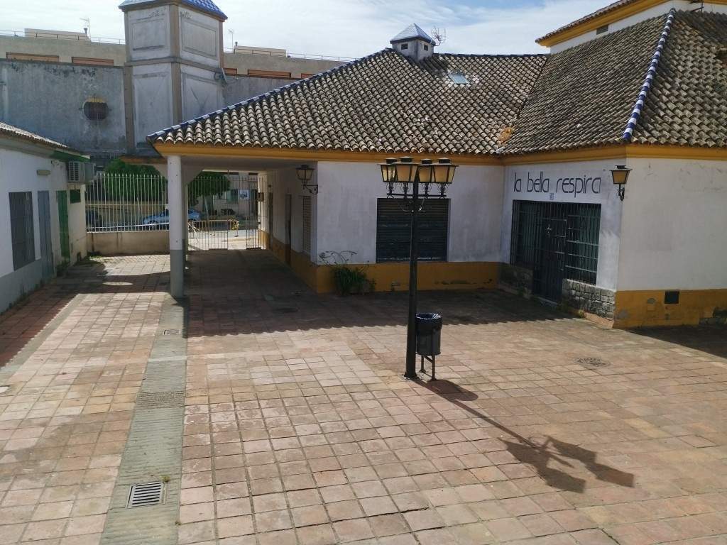 Calle San Juan, Mairena del Aljarafe, Sevilla à vendre Photo de l’immeuble– Image 1 sur 3