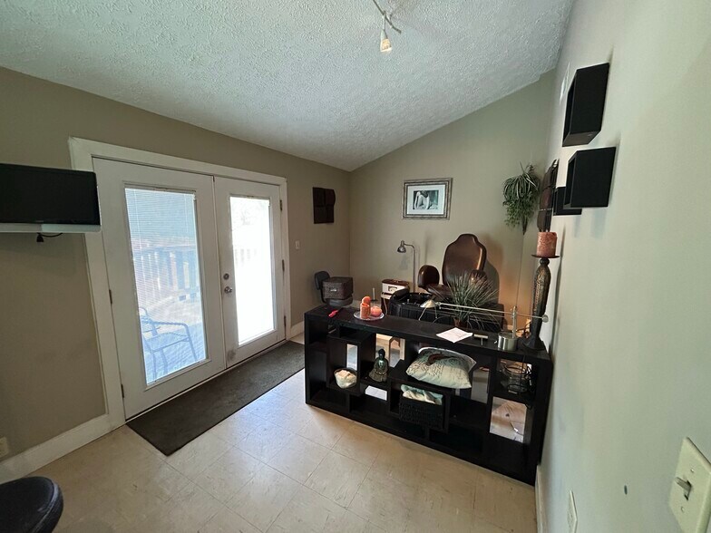 6112 Benneville St, Cincinnati, OH à vendre - Photo de l’immeuble – Image 3 sur 26