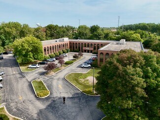 Plus de détails pour 900 N Shore Dr, Lake Bluff, IL - Bureau à louer