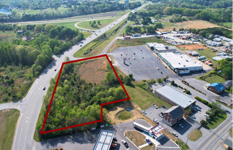 Hickory Tree Road at Old US-52, Winston-Salem, NC à vendre Photo de l’immeuble– Image 1 sur 4