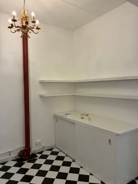 Local commercial dans Paris à louer - Photo intérieure – Image 2 sur 5