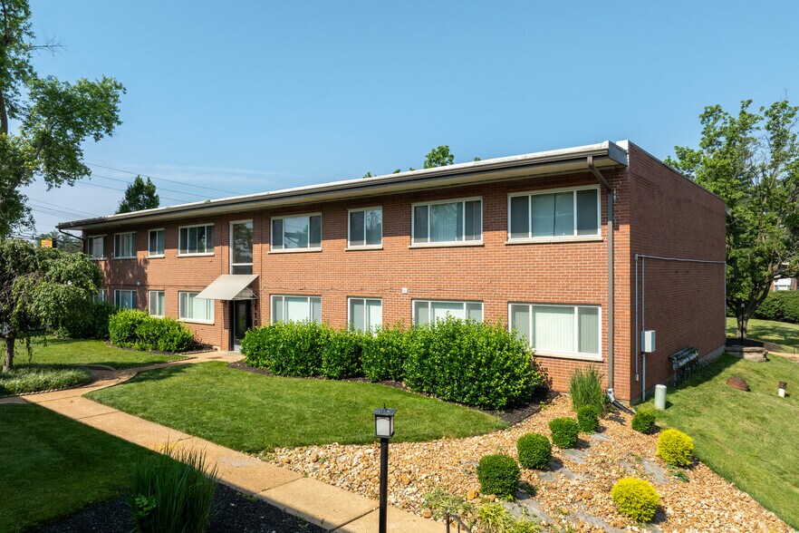 1100 Indian Circle Dr, Olivette, MO à vendre - Photo principale – Image 1 sur 12