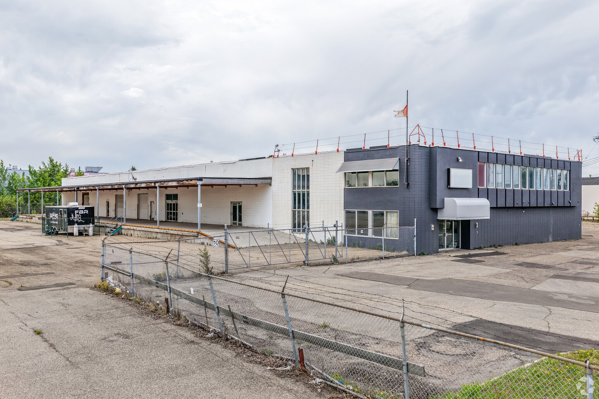14635 121A Av NW, Edmonton, AB à vendre Photo principale– Image 1 sur 6