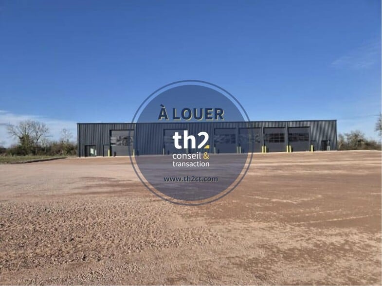 Local d’activités dans Mouen à louer - Photo de l’immeuble – Image 1 sur 7