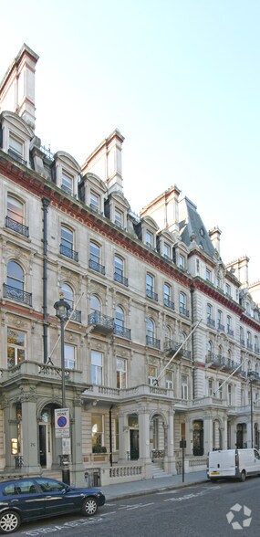 22 Grosvenor Gdns, Londres à louer - Photo de l’immeuble – Image 2 sur 52