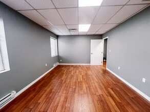 120 Wellington St, London, ON à louer Photo intérieure– Image 2 sur 7