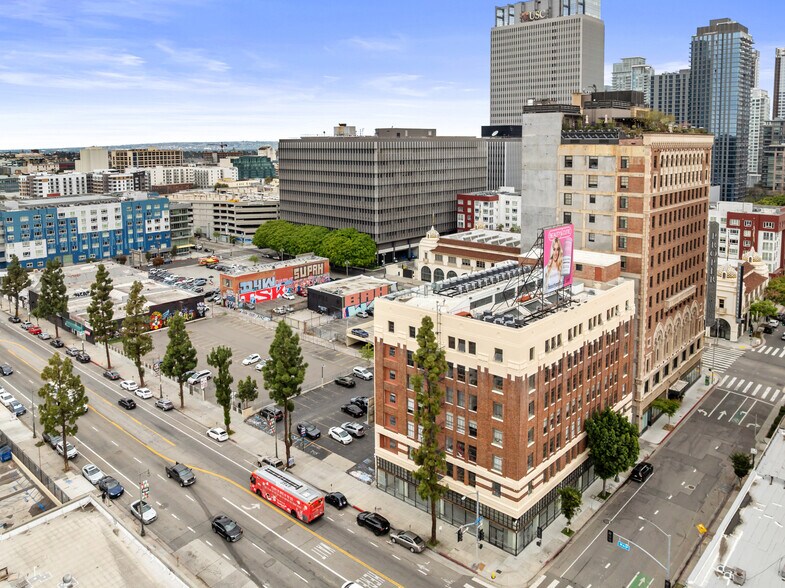 110 W 11th St, Los Angeles, CA à vendre - Photo de l’immeuble – Image 2 sur 11