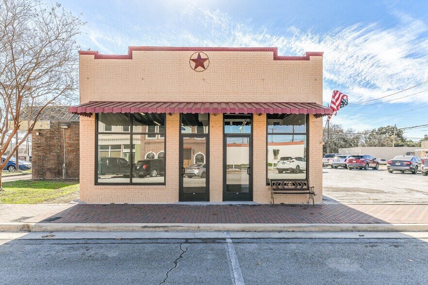 121 W Sealy St, Alvin, TX à vendre - Photo de l’immeuble – Image 2 sur 31