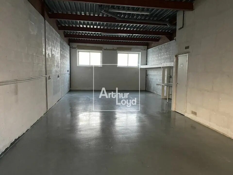 Bureau dans Lisses à louer Photo intérieure– Image 1 sur 13