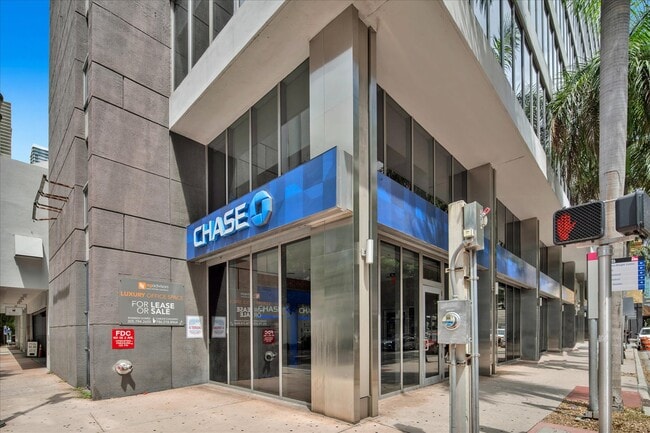 Plus de détails pour 150 SE 2nd Ave, Miami, FL - Bureau à vendre