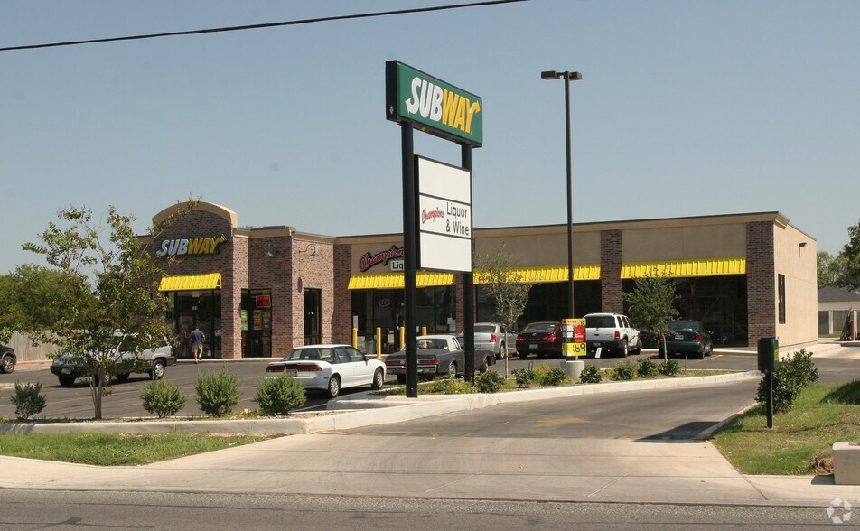 314 S Ww White Rd, San Antonio, TX à louer - Photo de l’immeuble – Image 1 sur 2