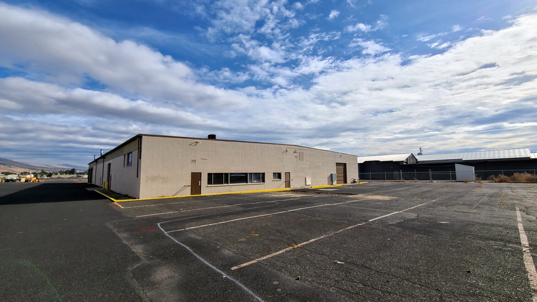1223 N 6th Ave, Yakima, WA à louer Photo de l’immeuble– Image 1 sur 21