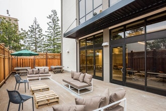 2114-2116 Broadway St, Redwood City, CA à louer Photo intérieure– Image 2 sur 10