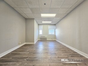 300-310 Happ Rd, Northfield, IL à louer Photo intérieure– Image 2 sur 5