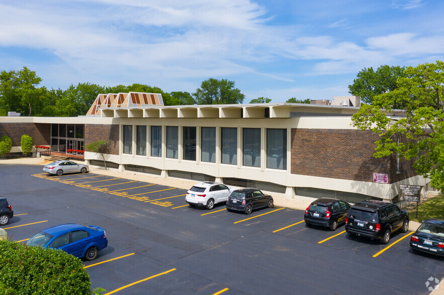 7301-7337 N Lincoln Ave, Lincolnwood, IL à louer - Photo de l’immeuble – Image 1 sur 5