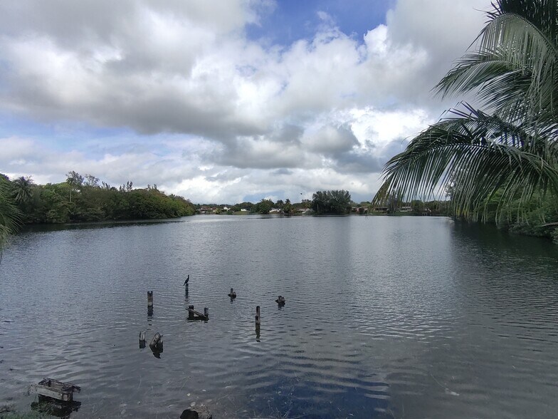 13901 NW 17th Ave, Miami, FL à vendre - Photo principale – Image 2 sur 7
