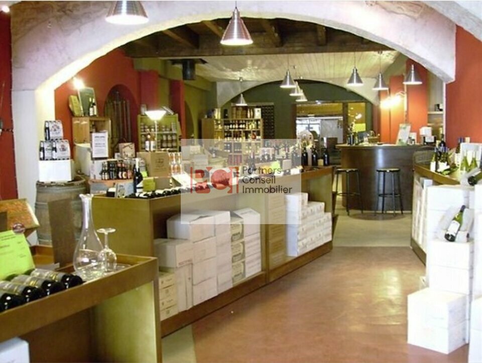 Local commercial dans Nîmes à louer Photo intérieure– Image 1 sur 4