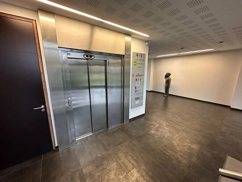 Bureau dans Strasbourg à louer - Photo de l’immeuble – Image 2 sur 6