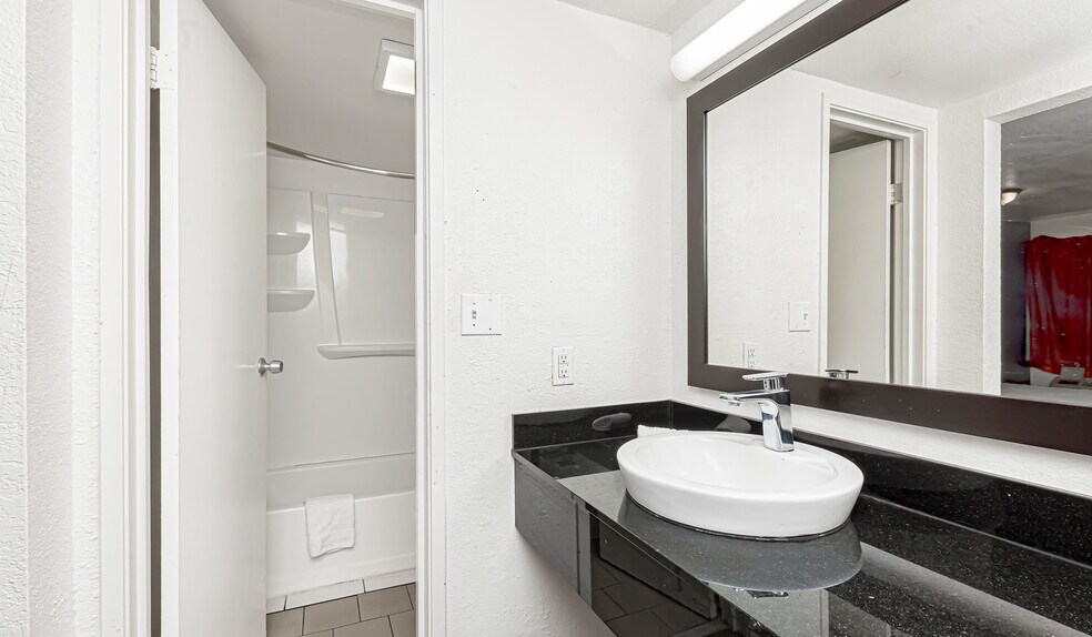 9999 Gwenadele Ave, Baton Rouge, LA à vendre - Photo de l’immeuble – Image 3 sur 15