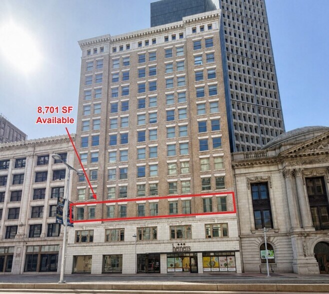 1010 Euclid Ave, Cleveland, OH à louer - Photo de l’immeuble – Image 2 sur 5