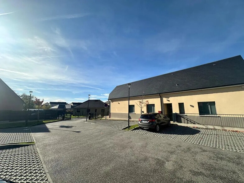 Bureau dans Saint-Romain-de-Colbosc à vendre - Photo de l’immeuble – Image 2 sur 7