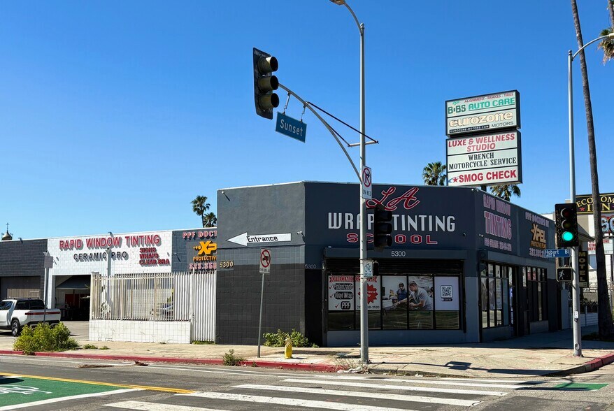 5300 Sunset Blvd, Los Angeles, CA à louer - Photo de l’immeuble – Image 1 sur 11
