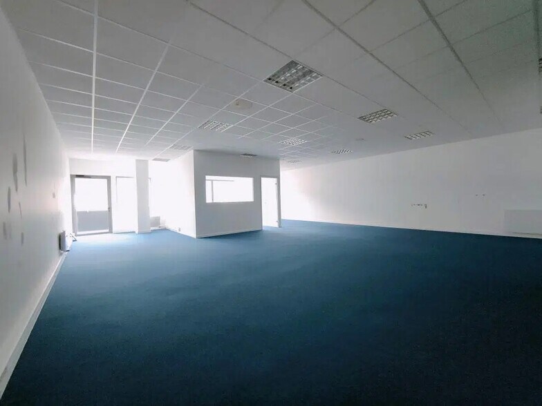 1 Rue Charles Cordier, Ferrières-en-Brie à vendre - Photo de l’immeuble – Image 3 sur 10