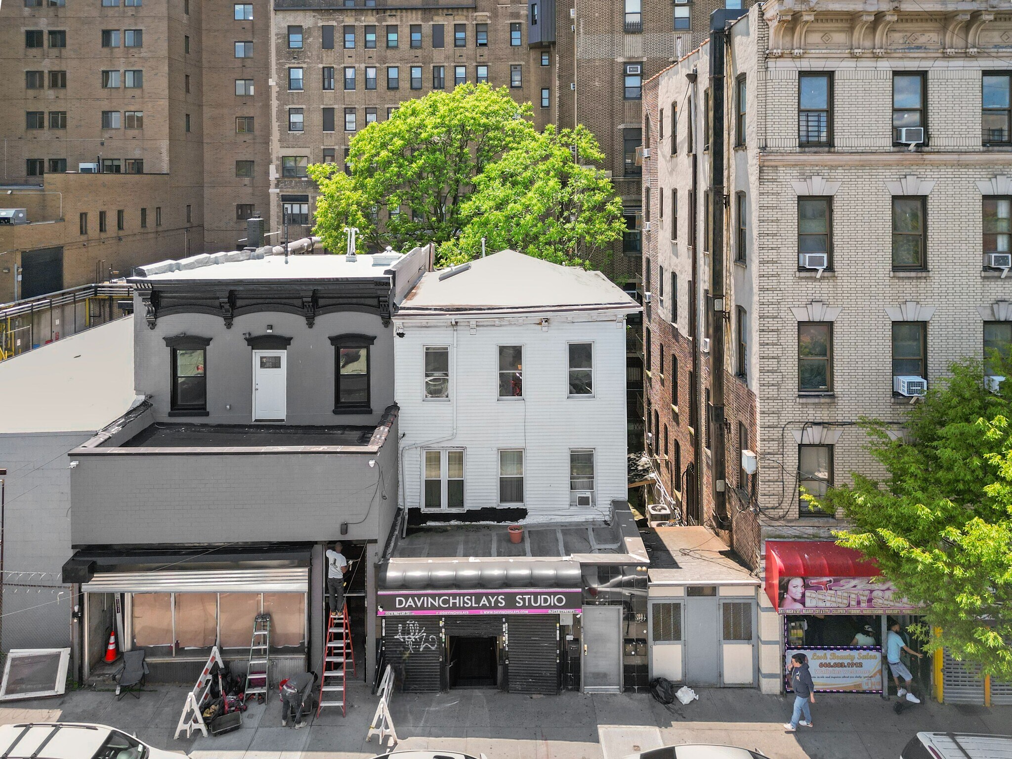 576 E 169th St, Bronx, NY à vendre Photo de l’immeuble– Image 1 sur 13