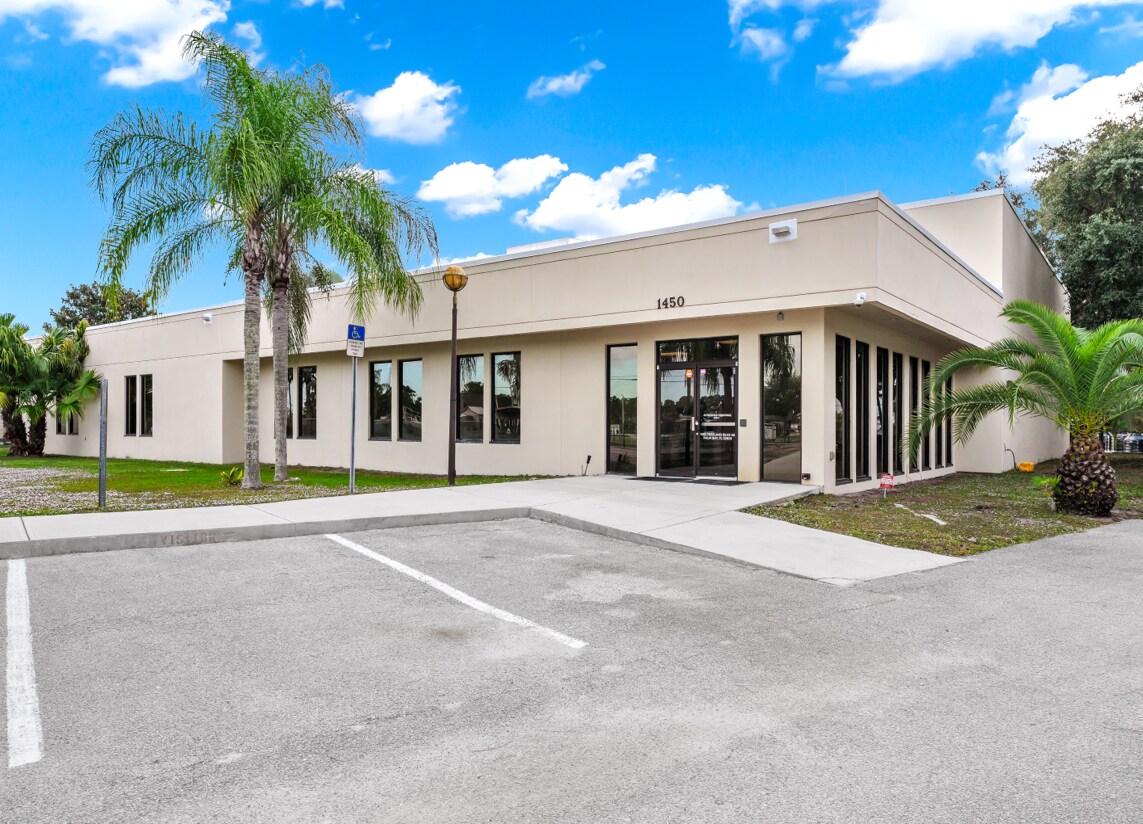 1450 Treeland Blvd SE, Palm Bay, FL à vendre Photo principale– Image 1 sur 4