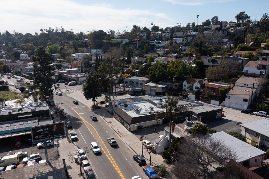 1717 Silver Lake Blvd, Los Angeles, CA à louer - Photo de l’immeuble – Image 3 sur 6