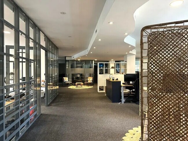 Plus de détails pour Bureau à vendre