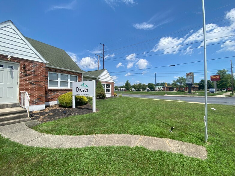 3103 W Emaus Ave, Allentown, PA à louer - Photo de l’immeuble – Image 2 sur 14
