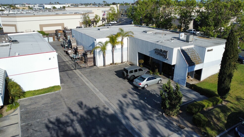 10602 Humbolt St, Los Alamitos, CA à vendre - Photo de l’immeuble – Image 1 sur 10