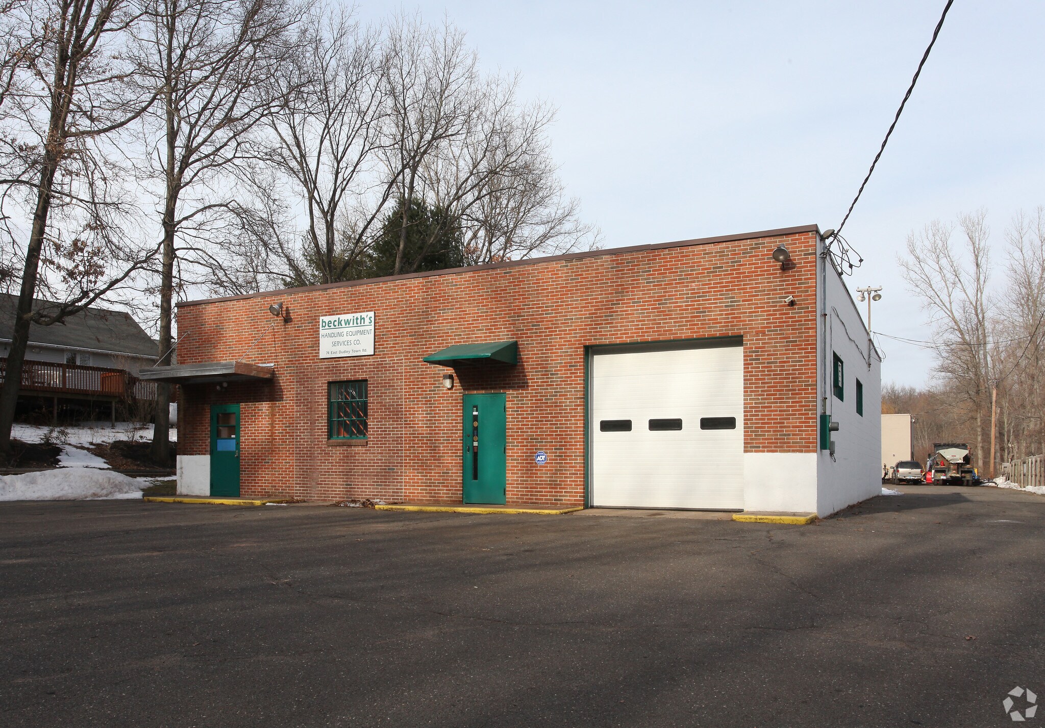 74 E Dudley Town Rd, Bloomfield, CT à vendre Photo principale– Image 1 sur 3