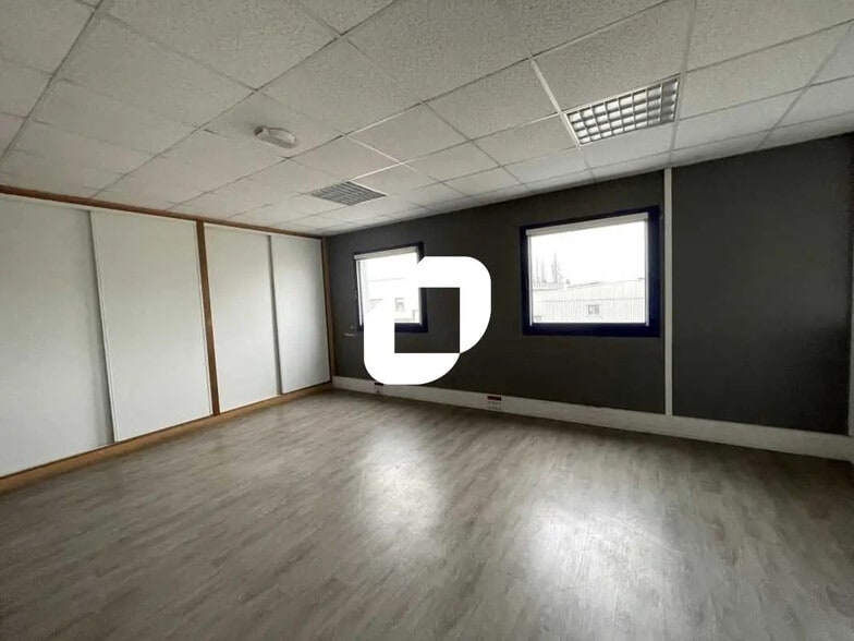 Bureau dans Morangis à louer - Photo de l’immeuble – Image 3 sur 6