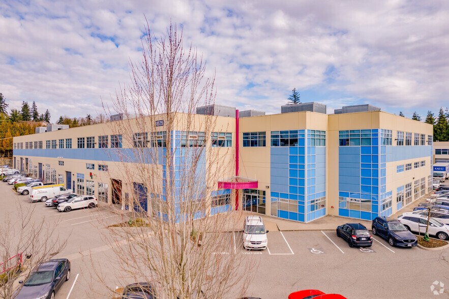 18525 53rd Ave, Surrey, BC à louer - Photo principale – Image 1 sur 9
