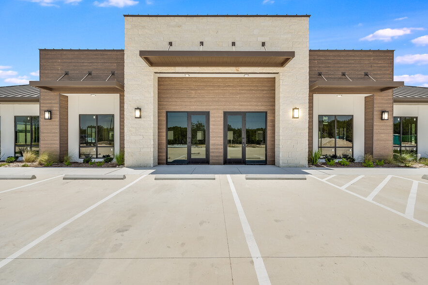 4881 Williams Dr, Georgetown, TX à vendre - Photo de l’immeuble – Image 1 sur 27
